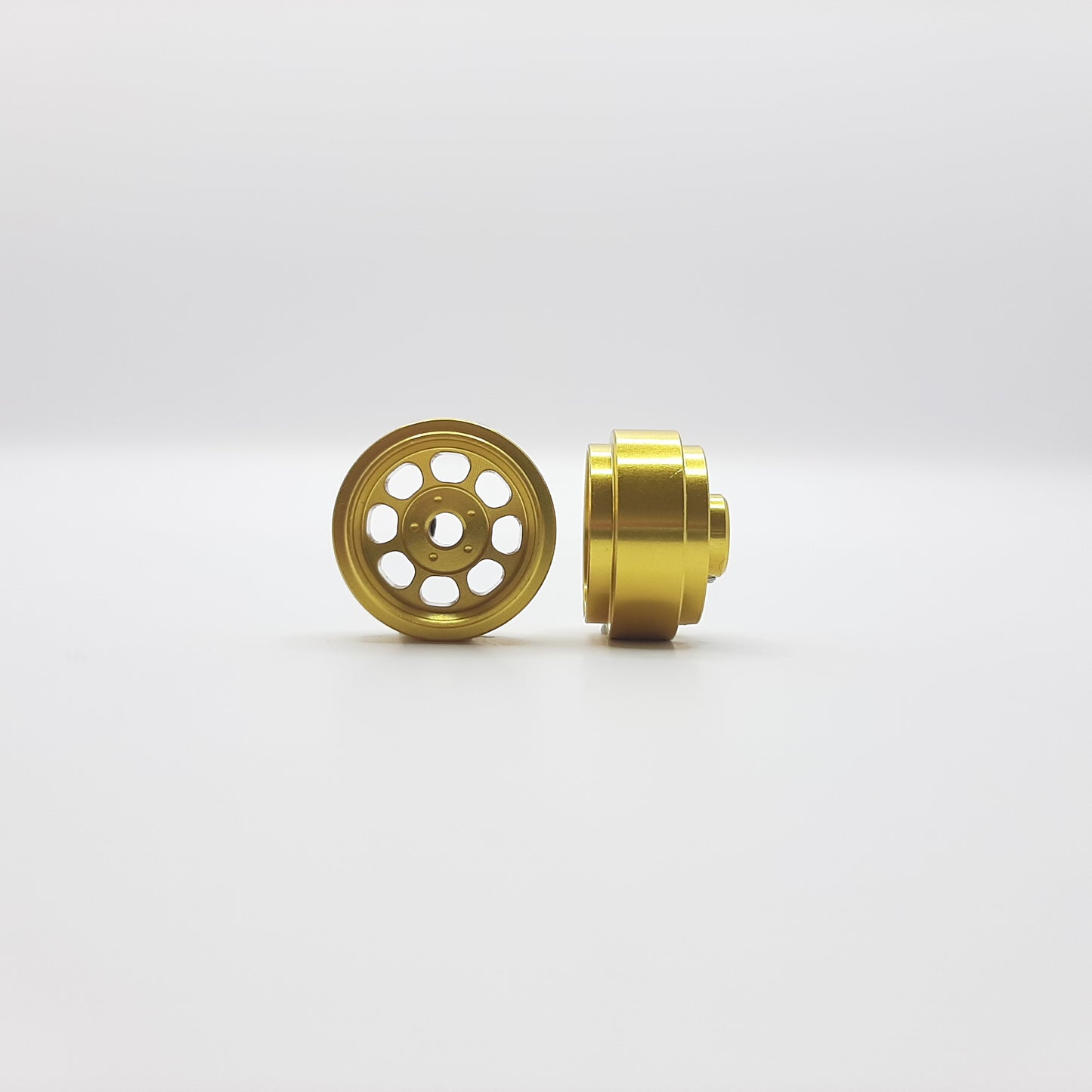 Staffs Slot Cars UK STAFFS79 Staffs Classic 15.8 x 8.5mm Alloy Gold Wheels
