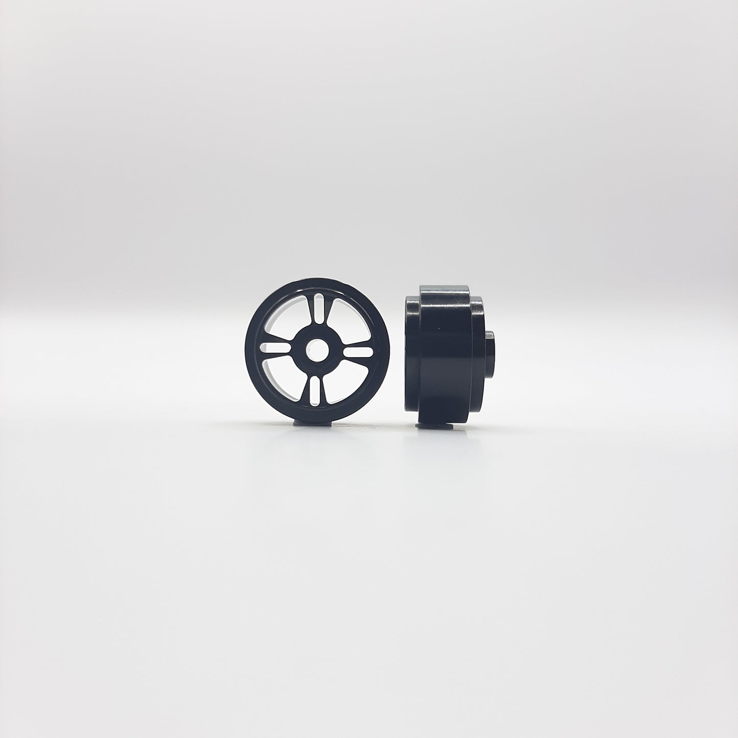 Staffs Slot Cars UK STAFFS184 STAFFS 4 SPOKE 15.8 X 8.5mm Front Alloy Black