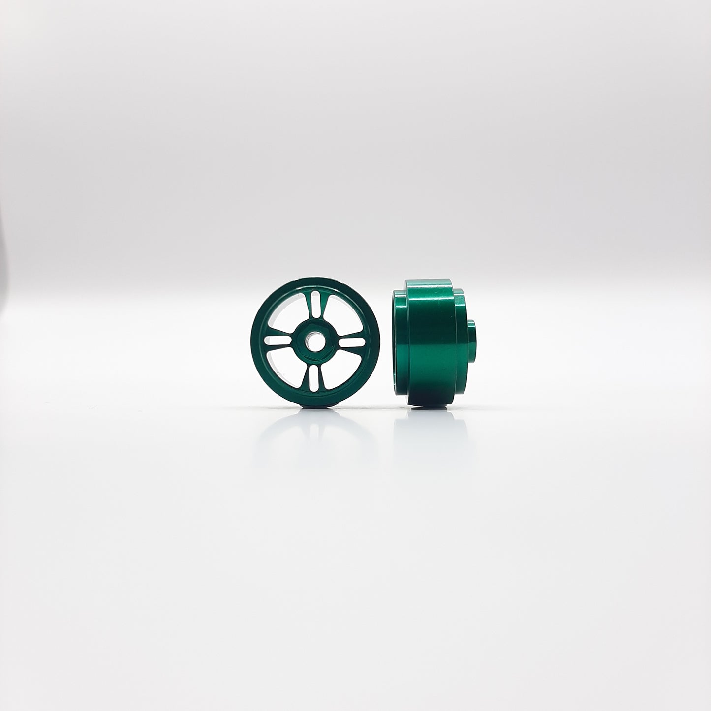 Staffs Slot Cars UK STAFFS189 STAFFS 4 SPOKE 15.8 X 8.5mm Front Alloy Green