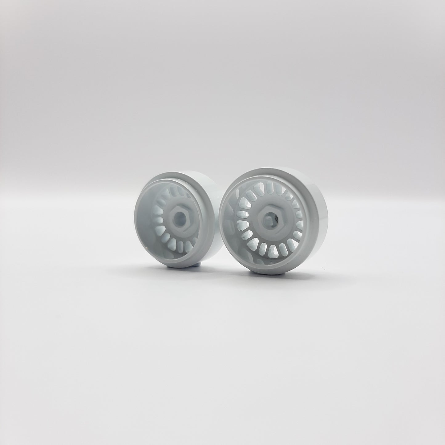 Staffs Slot Cars UK STAFFS107 STAFFS 15.8 X 8.5 BBS STYLE DEEP DISH (FRONT) WHITE