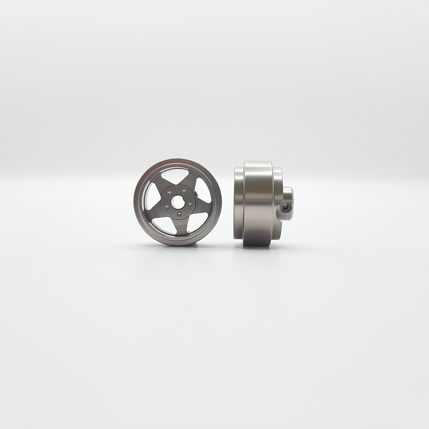 Staffs Slot Cars UK STAFFS22 STAFFS 5 Spoke Grey Alloy Wheels 15.8 x 8.5mm