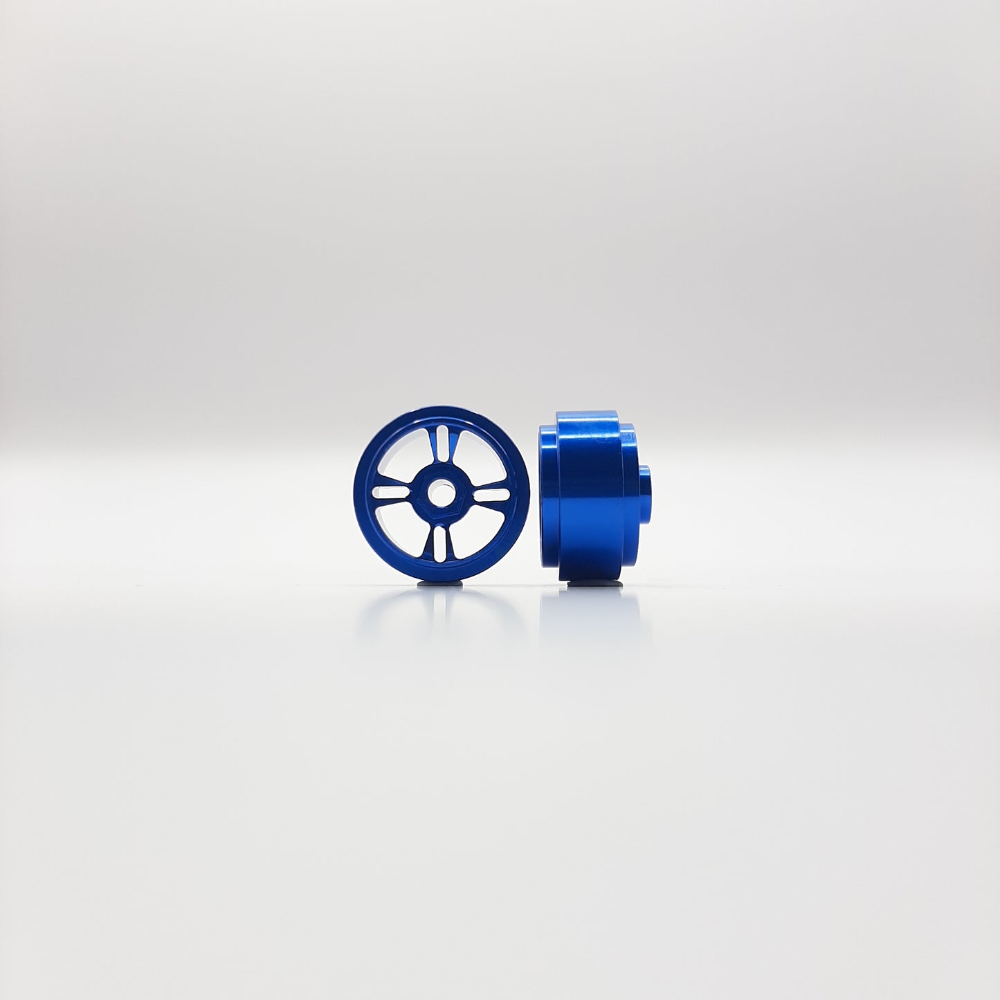 Staffs Slot Cars UK STAFFS186 STAFFS 4 SPOKE 15.8 X 8.5mm Front Alloy Blue